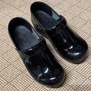 SANITA
Women's Closed Back Clog, wide.